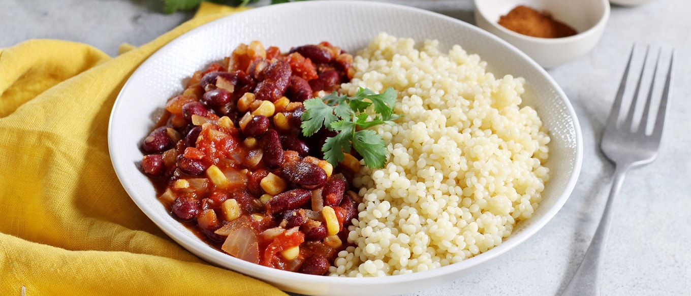 CHILI DE HARICOTS ROUGES ET COUSCOUS EN PERLES EBLY®
