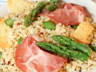 RISOTTO AU BLÉ EBLY®, ASPERGES VERTES ET COPPA